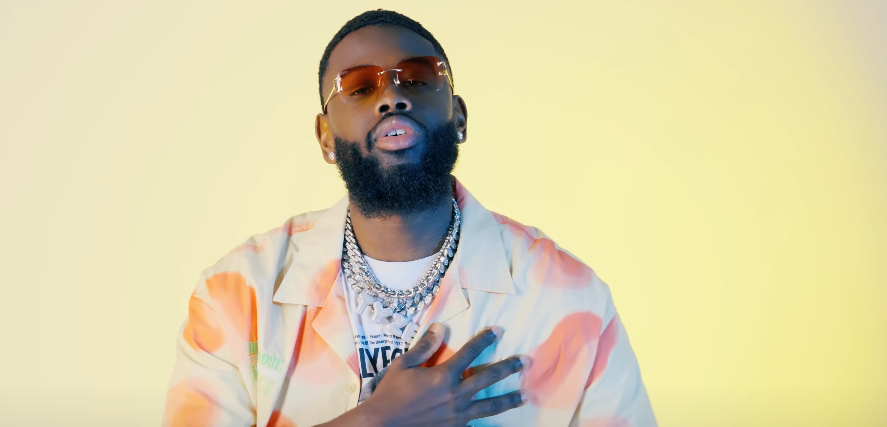 Tyze fait monter la température avec son nouveau clip « MOJO » Photo de Tyze fait monter la température avec son nouveau clip « MOJO »