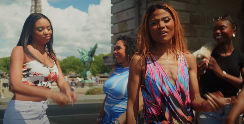 Dorothée D’ornasse joue les « Bimbo » le temps d’un clip Photo de Dorothée D'ornasse joue les « Bimbo » le temps d'un clip