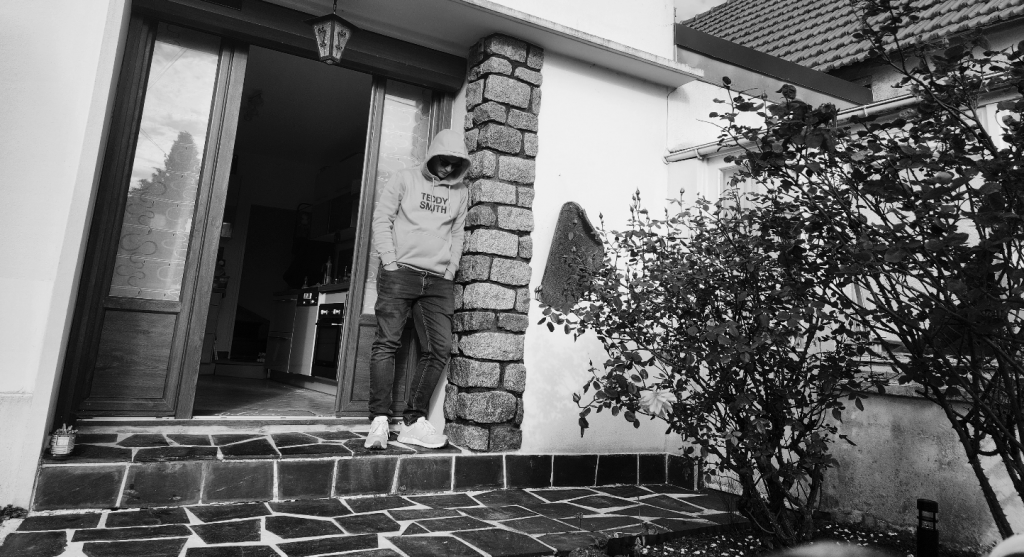 Matthieu Britel nous parle de « Ma bombe atomique » dans un clip explosif ! Photo de Matthieu Britel nous parle de « Ma bombe atomique » dans un clip explosif !