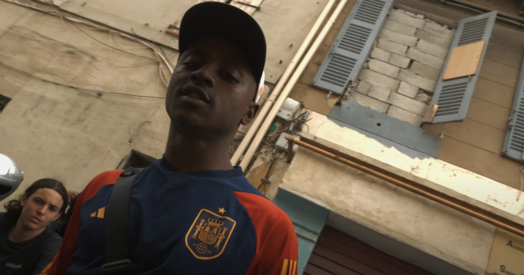 Le monde est « Cruel » dans le nouveau clip de GrAnDé03 Photo de Le monde est « Cruel » dans le nouveau clip de GrAnDé03