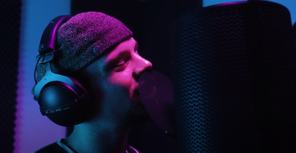 El Yawn, redoutable dans son nouveau clip « Compact » Photo de El Yawn, redoutable dans son nouveau clip « Compact »