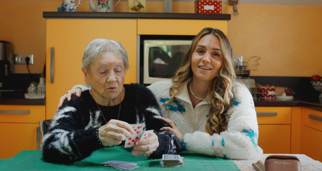 Faites le plein de bonnes ondes avec « J’aime la vie », le nouveau clip de Maryn Caz Photo de Faites le plein de bonnes ondes avec « J'aime la vie », le nouveau clip de Maryn Caz
