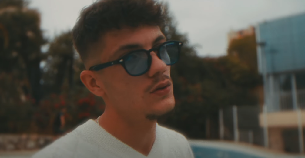 Rap & nostalgie dans « 10 MINUTES », le nouveau clip de TLR qui sent bon l’automne Photo de Rap & nostalgie dans « 10 MINUTES », le nouveau clip de TLR