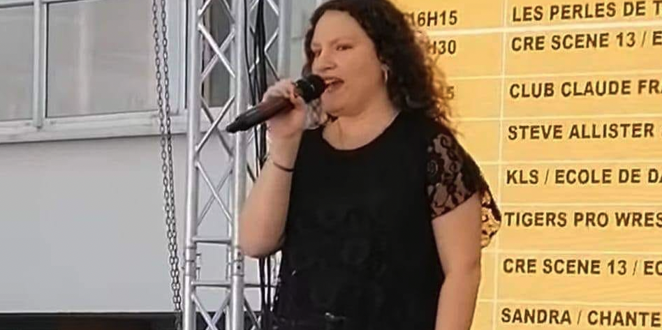 Sandra Ortu est de retour avec son nouveau single, « ARTIFICIEL » Photo de Sandra Ortu est de retour avec son nouveau single, « ARTIFICIEL »