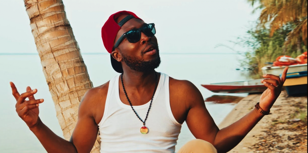 Direction le Togo pour « SANS TOI », le nouveau clip d’Obelus Photo de Direction le Togo pour « SANS TOI », le nouveau clip d'Obelus