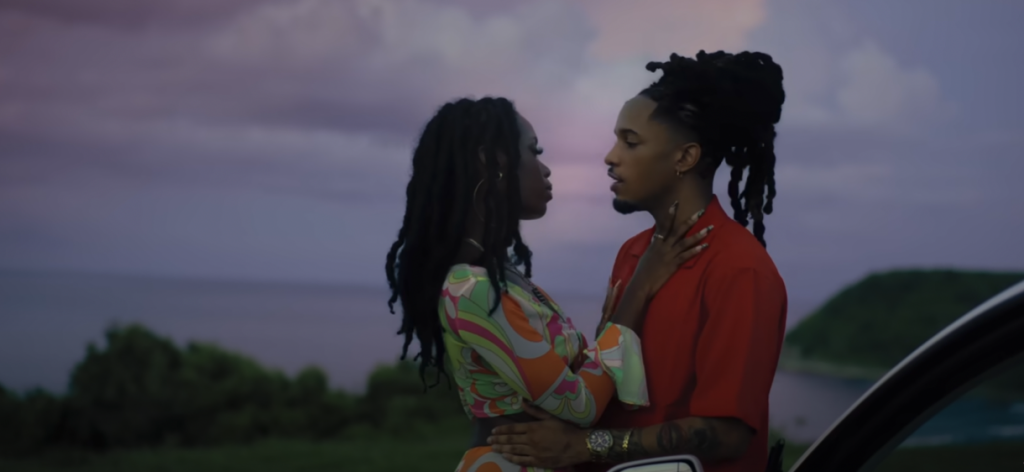Photo de Opération séduction dans « TEXTO », le nouveau clip de T-STONE