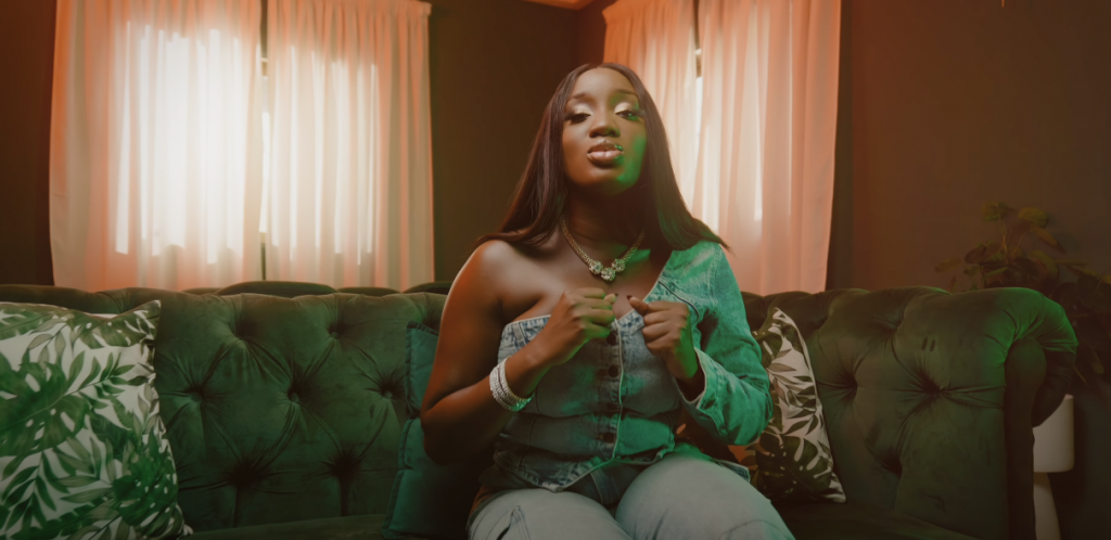 Minsili nous parle d’amour dans son nouveau clip « Dépose » Photo de Minsili nous parle d'amour dans son nouveau clip « Dépose »