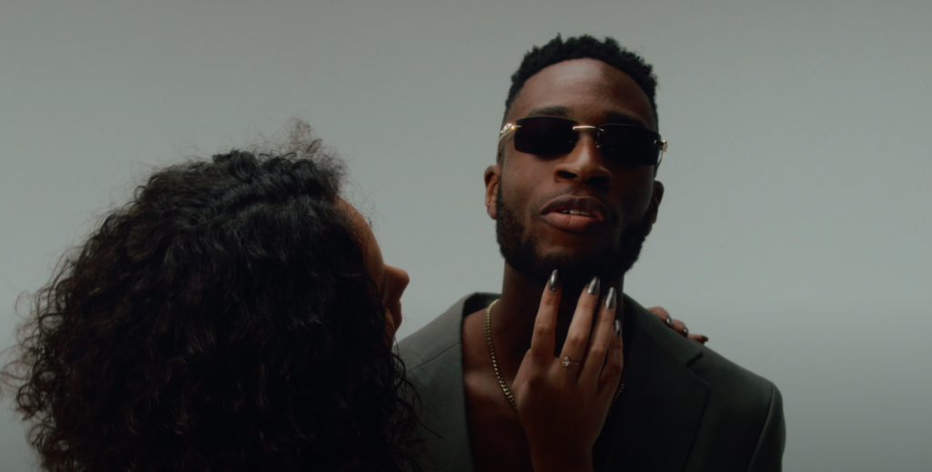 « MINUIT », un hymne à la sensualité signé Hypes