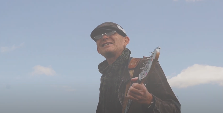 Christian CANTOS fait mouche avec « Dans le ciel » : l’apesanteur a désormais une bande-son