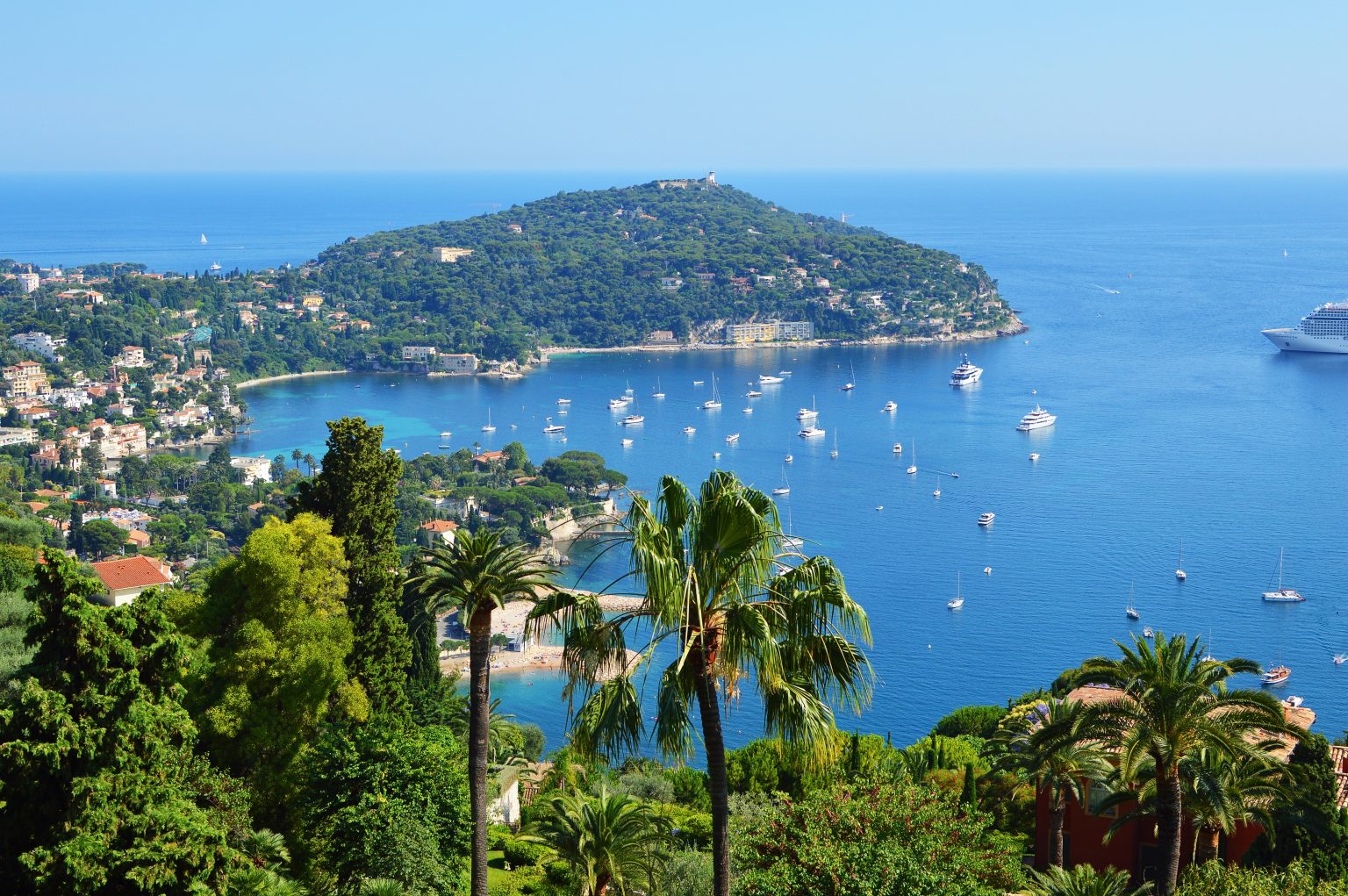 Les meilleurs clubs de plage de la Côte d’Azur : Du glamour à la décontraction