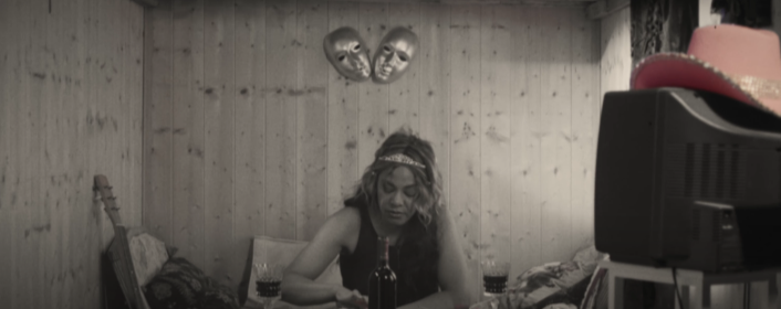 Olymna – « BABY FOLLE » : L’élégance du chaos maîtrisé