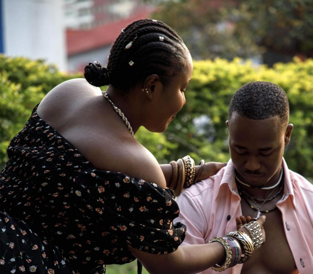 TIKEI embrase les cœurs avec « Lova » : une romance en plein essor