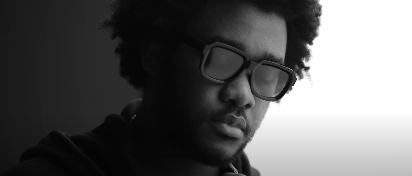 NASSIR KÉLIAN explose en silence avec « MINIMUM »