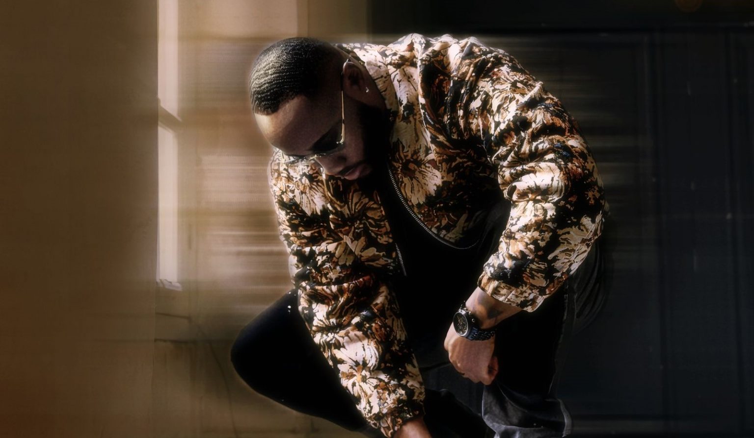 KINOIS dévoile « Paniquer », une ode afrobeat à la persévérance