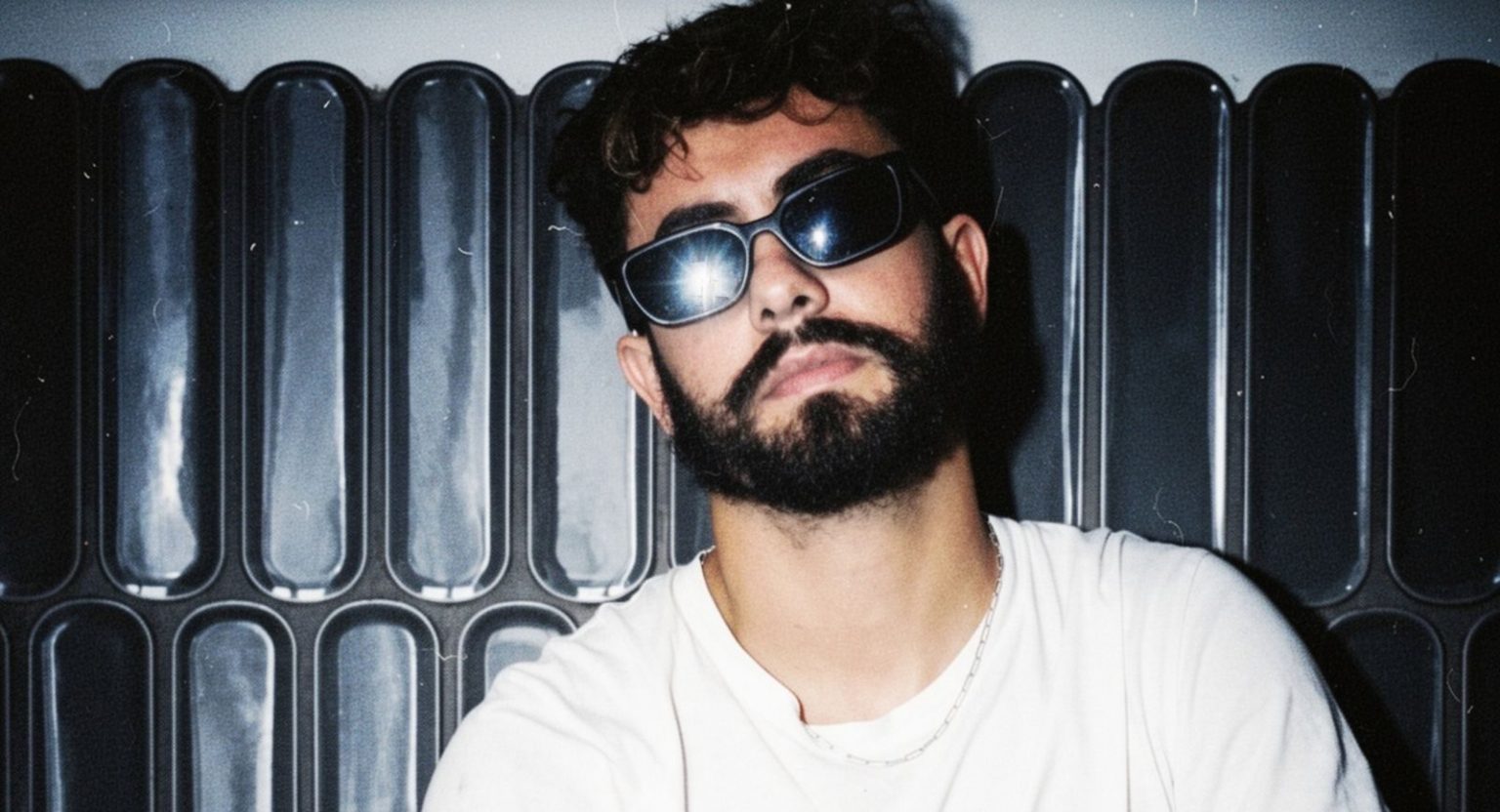 « De l’or à l’aube » : Bleu Vagabond ensoleille nos mémoires