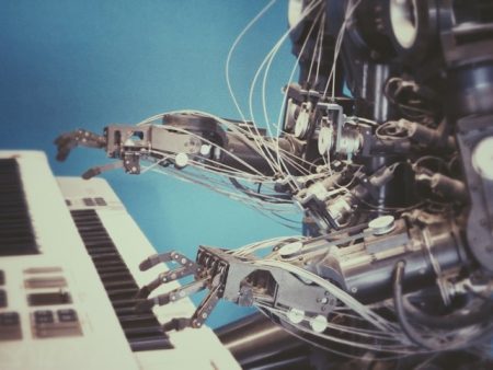 Artistes contre algorithmes : le débat moral sur l’IA dans la musique