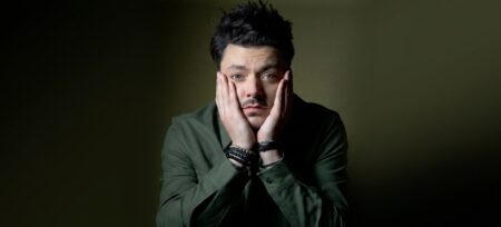 Kev Adams est-il en couple aujourd’hui, en 2026 ?